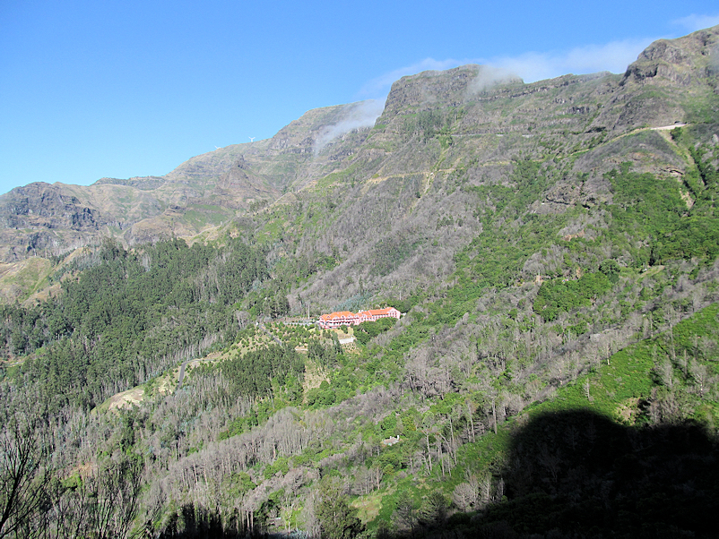 Hotel von unterhalb des Turmberges