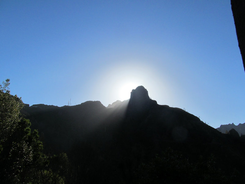 Turmberg verdeckt die Sonne